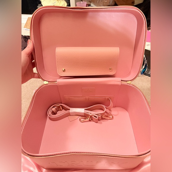 NEW TRULY Pink Travel Makeup Case - Picture 6 of 11